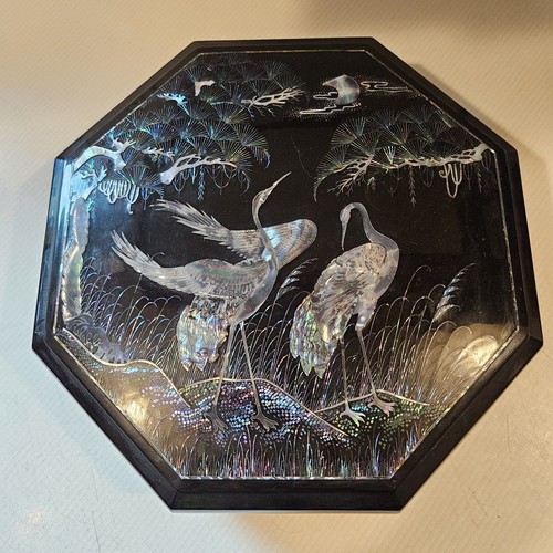 Black laquer mother pearl - of,